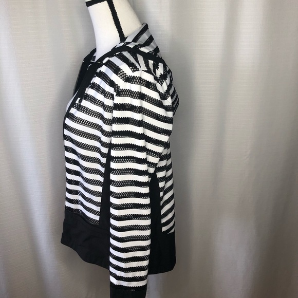 ☀️ Zenergy By Chicos Jacket - Picture 4 of 8